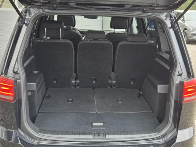 Volkswagen Touran 1.4 TSI Highline 2x R-line, 7-Persoons, Panoramadak, LED, Trekhaak.