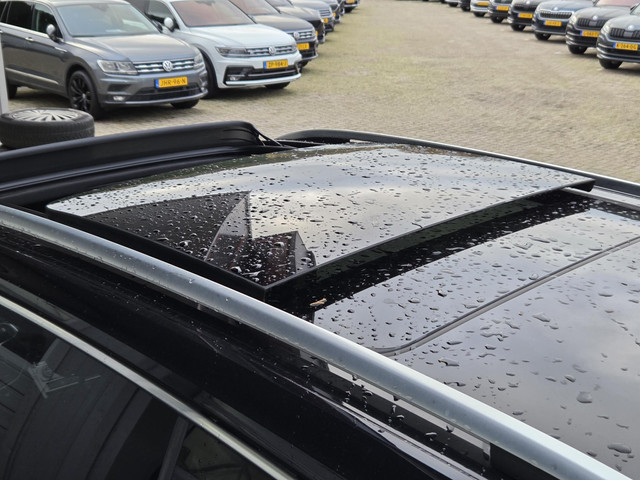 Volkswagen Touran 1.4 TSI Highline 2x R-line, 7-Persoons, Panoramadak, LED, Trekhaak.