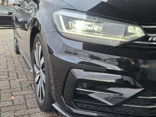Volkswagen Touran 1.4 TSI Highline 2x R-line, 7-Persoons, Panoramadak, LED, Trekhaak.