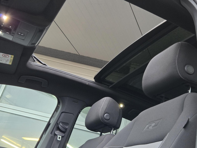 Volkswagen Touran 1.4 TSI Highline 2x R-line, 7-Persoons, Panoramadak, LED, Trekhaak.