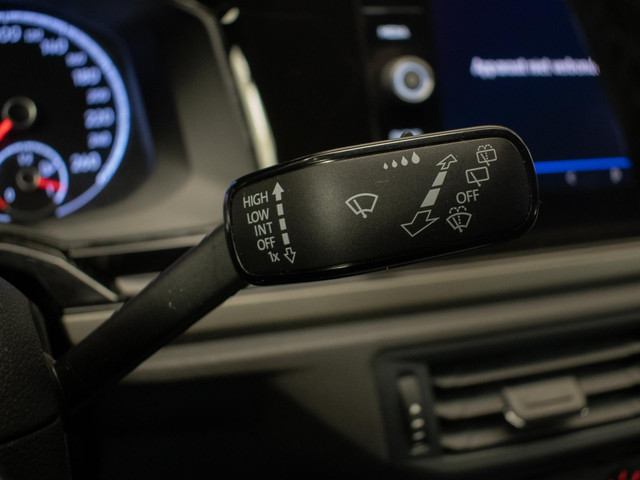 Volkswagen Polo 1.0 TSI Comfortline Sport (APPLE CARPLAY,GROOT NAVI,LED,CRUISE,TREKHAAK,DAB,SPORTSTOELEN,NETTE STAAT)