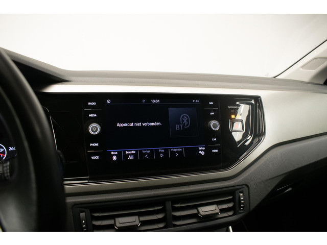 Volkswagen Polo 1.0 TSI Comfortline Sport (APPLE CARPLAY,GROOT NAVI,LED,CRUISE,TREKHAAK,DAB,SPORTSTOELEN,NETTE STAAT)