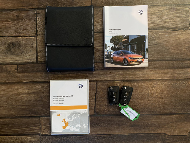 Volkswagen Polo 1.0 TSI Highline Business R Adaptive Cruise, Camera, Digital dash, Panoramadak