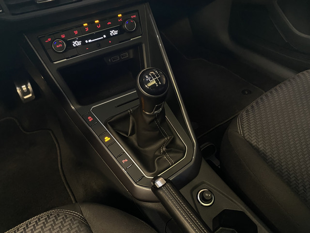 Volkswagen Polo 1.0 TSI Highline Business R Adaptive Cruise, Camera, Digital dash, Panoramadak