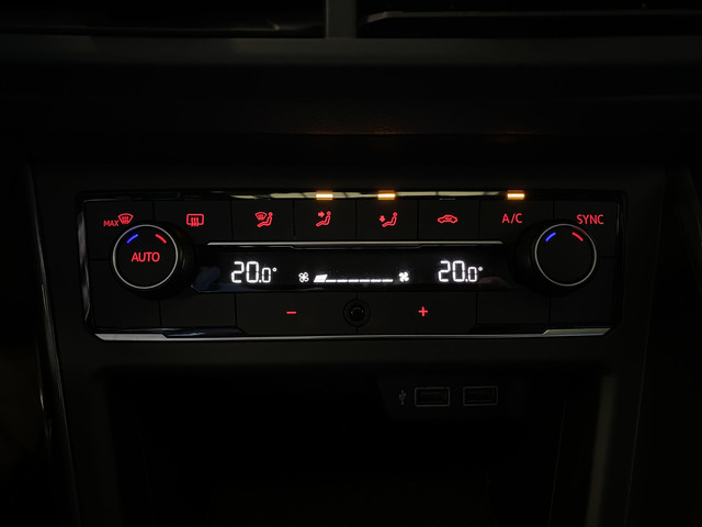 Volkswagen Polo 1.0 TSI Highline Business R Adaptive Cruise, Camera, Digital dash, Panoramadak