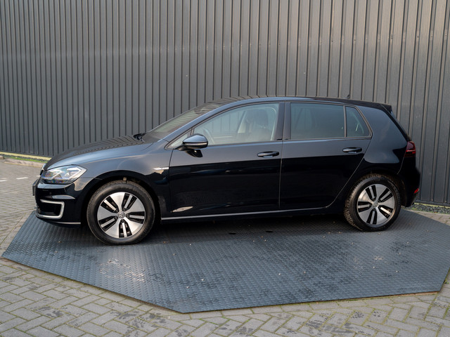 volkswagen-e-golf---camera---keyless---warmtepomp---stoelverw.---adapt.-cr.-stopgo---virtual-cockpit---prijs-rijklaar--