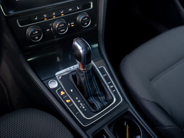 Volkswagen e-Golf | Camera | Keyless | Warmtepomp | Stoelverw. | Adapt. Cr. Stop&Go | Virtual Cockpit | Prijs Rijklaar!!