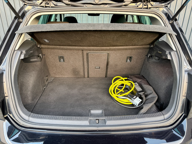 Volkswagen e-Golf | Camera | Keyless | Warmtepomp | Stoelverw. | Adapt. Cr. Stop&Go | Virtual Cockpit | Prijs Rijklaar!!