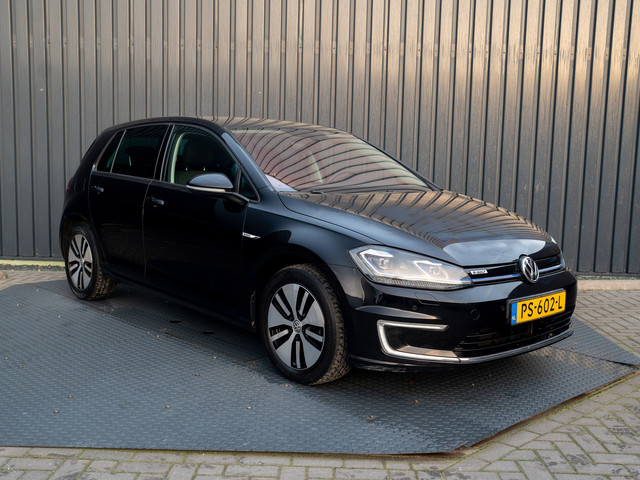 Volkswagen e-Golf | Camera | Keyless | Warmtepomp | Stoelverw. | Adapt. Cr. Stop&Go | Virtual Cockpit | Prijs Rijklaar!!