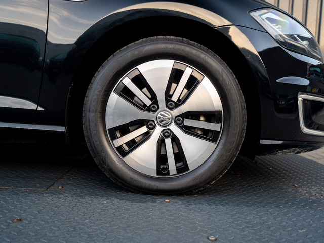 Volkswagen e-Golf | Camera | Keyless | Warmtepomp | Stoelverw. | Adapt. Cr. Stop&Go | Virtual Cockpit | Prijs Rijklaar!!