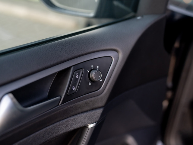 Volkswagen e-Golf | Camera | Keyless | Warmtepomp | Stoelverw. | Adapt. Cr. Stop&Go | Virtual Cockpit | Prijs Rijklaar!!