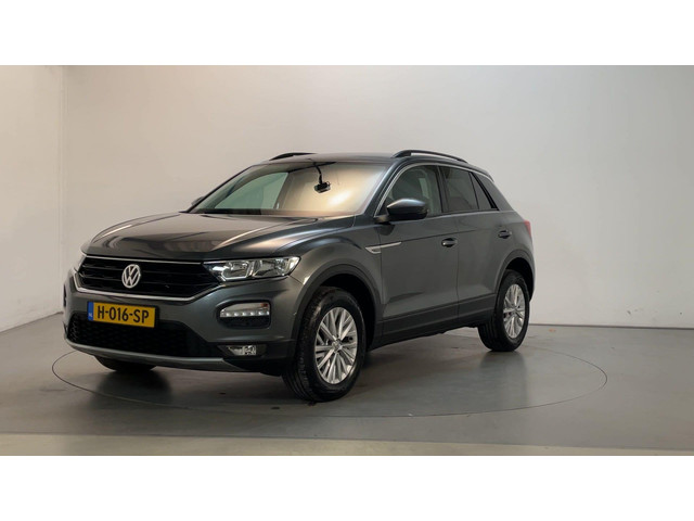 volkswagen-t-roc-1.5-tsi-150pk-dsg-style-parkeersensoren-navigatie-dab--app-connect