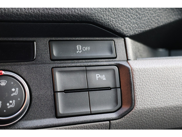 Volkswagen Crafter 2.0 TDI 177 PK L3H3 DC | Dubbel Cabine | VW Garantie tot 2029 | 7-Zitter | Bi-Xenon | Camera | CarPlay | Stoelverwarming | Trekh