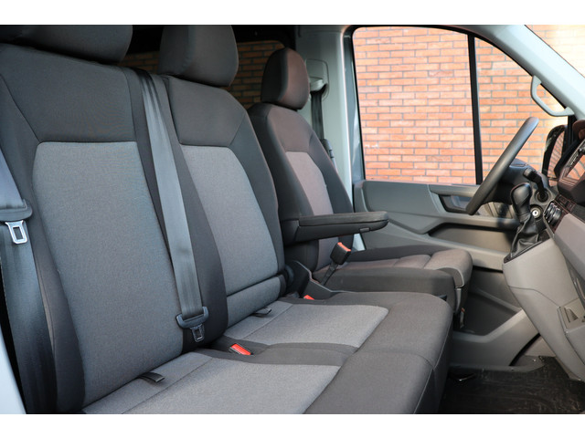 Volkswagen Crafter 2.0 TDI 177 PK L3H3 DC | Dubbel Cabine | VW Garantie tot 2029 | 7-Zitter | Bi-Xenon | Camera | CarPlay | Stoelverwarming | Trekh