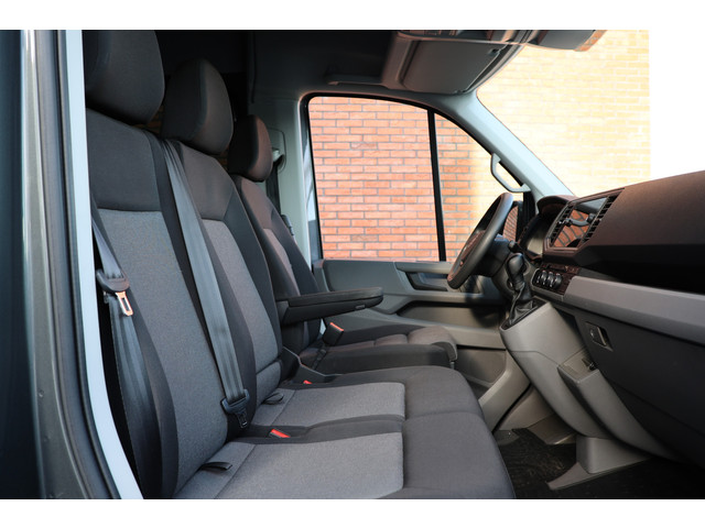 Volkswagen Crafter 2.0 TDI 177 PK L3H3 DC | Dubbel Cabine | VW Garantie tot 2029 | 7-Zitter | Bi-Xenon | Camera | CarPlay | Stoelverwarming | Trekh