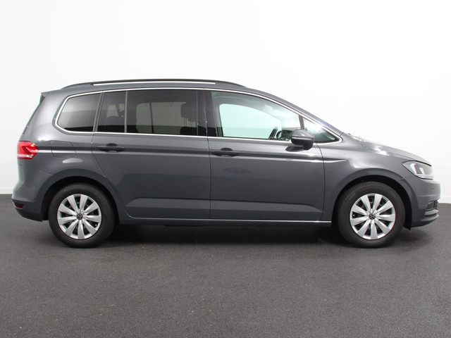 volkswagen-touran-1.5-tsi-dsg-comfortline-7p-navigatie-apple-carplay-android-auto-parkeersensoren-adaptive-cruise-control-stoelverwarming-climate-