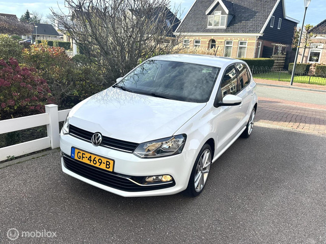 volkswagen-polo-1.2-tsi-90-pk-highline-climate-controle-bluetooth-sportstoelen-privacy-glas-complete-auto--