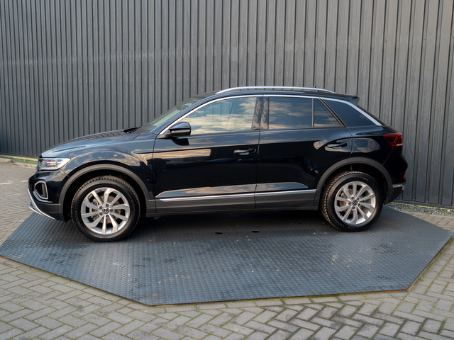 Volkswagen T-Roc 1.5 TSI 150Pk DSG Style | Trekhaak afnb. | IQ Light | Allseason banden | Prijs Rijklaar!!