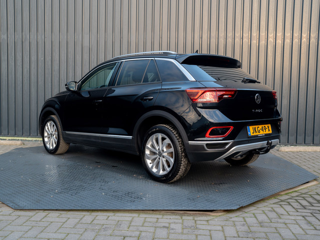 Volkswagen T-Roc 1.5 TSI 150Pk DSG Style | Trekhaak afnb. | IQ Light | Allseason banden | Prijs Rijklaar!!