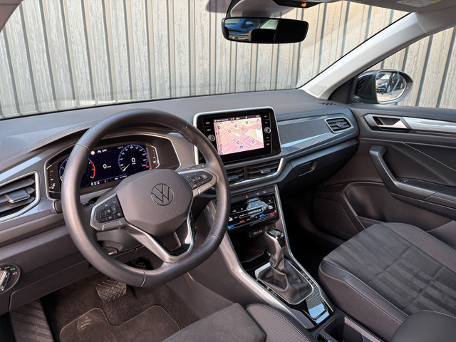 Volkswagen T-Roc 1.5 TSI 150Pk DSG Style | Trekhaak afnb. | IQ Light | Allseason banden | Prijs Rijklaar!!