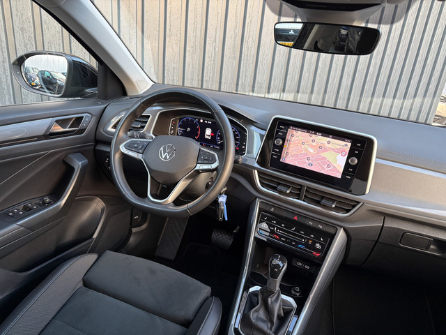 Volkswagen T-Roc 1.5 TSI 150Pk DSG Style | Trekhaak afnb. | IQ Light | Allseason banden | Prijs Rijklaar!!
