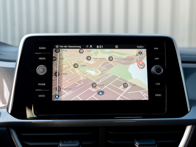 Volkswagen T-Roc 1.5 TSI 150Pk DSG Style | Trekhaak afnb. | IQ Light | Allseason banden | Prijs Rijklaar!!