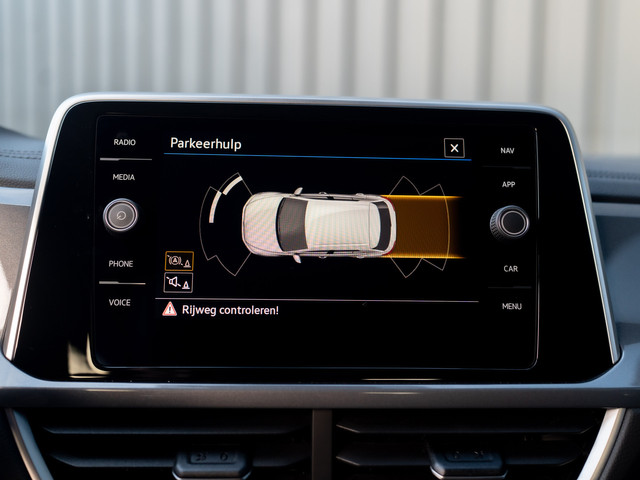 Volkswagen T-Roc 1.5 TSI 150Pk DSG Style | Trekhaak afnb. | IQ Light | Allseason banden | Prijs Rijklaar!!