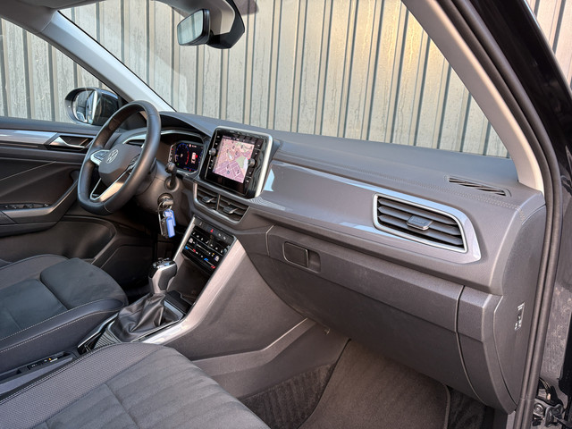 Volkswagen T-Roc 1.5 TSI 150Pk DSG Style | Trekhaak afnb. | IQ Light | Allseason banden | Prijs Rijklaar!!