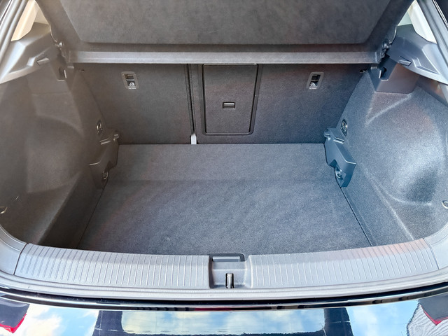 Volkswagen T-Roc 1.5 TSI 150Pk DSG Style | Trekhaak afnb. | IQ Light | Allseason banden | Prijs Rijklaar!!