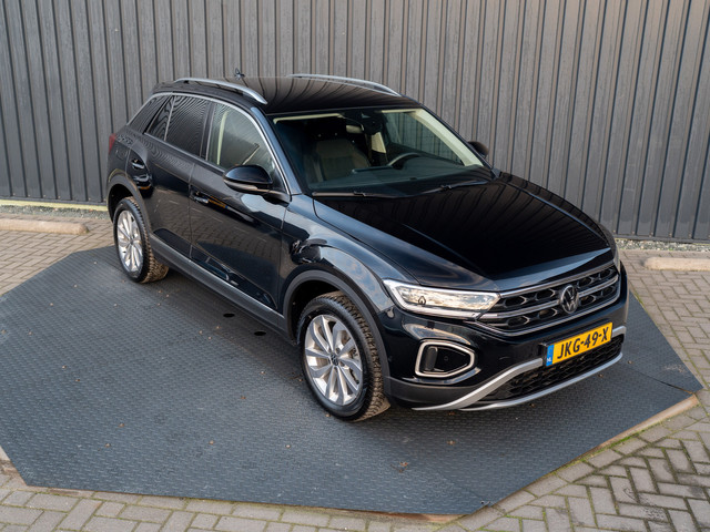 Volkswagen T-Roc 1.5 TSI 150Pk DSG Style | Trekhaak afnb. | IQ Light | Allseason banden | Prijs Rijklaar!!