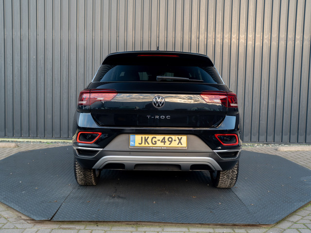 Volkswagen T-Roc 1.5 TSI 150Pk DSG Style | Trekhaak afnb. | IQ Light | Allseason banden | Prijs Rijklaar!!