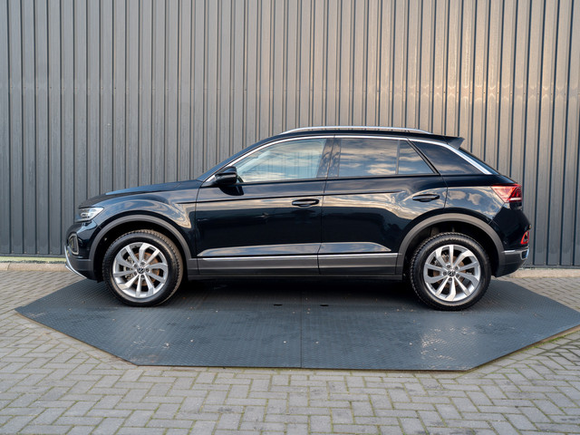 Volkswagen T-Roc 1.5 TSI 150Pk DSG Style | Trekhaak afnb. | IQ Light | Allseason banden | Prijs Rijklaar!!