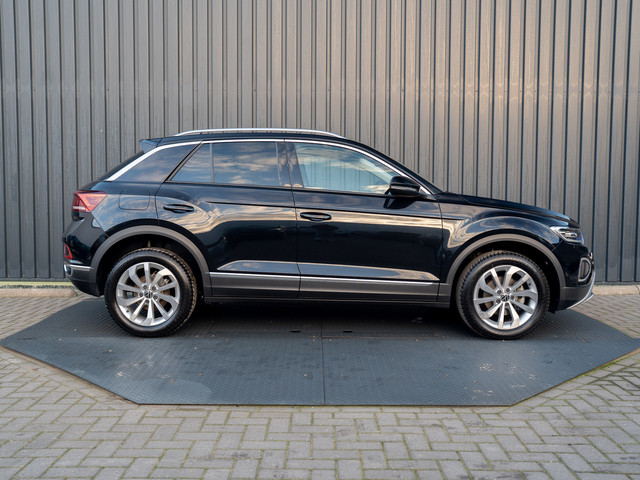 Volkswagen T-Roc 1.5 TSI 150Pk DSG Style | Trekhaak afnb. | IQ Light | Allseason banden | Prijs Rijklaar!!