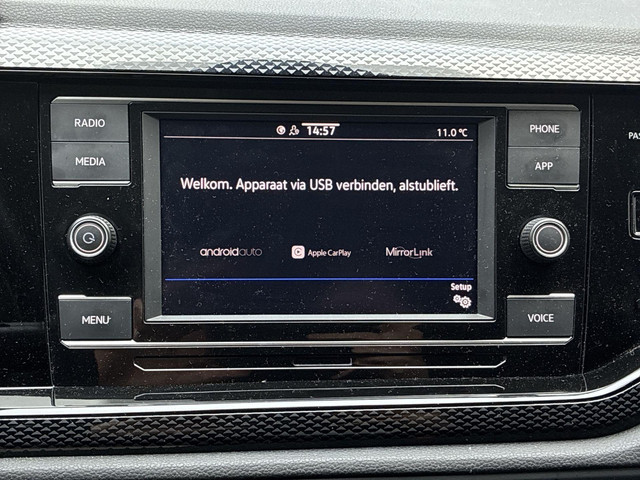 Volkswagen Polo 1.0 TSI 95pk DSG Life · Apple Android Car Play · ACC · P-Sensoren · Getint Glas · 15Velgen · DAB · Garantie t m 27-10-2027 of 1