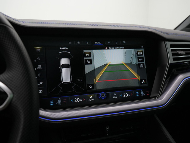 Volkswagen Touareg R 3.0 TSi 462 pk tiptronic eHybrid 4MOTION | Panoramadak | Trekhaak | Puglia leder | Head-up display | Stoelventilatie | Geheuge