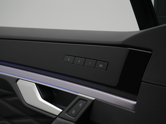 Volkswagen Touareg R 3.0 TSi 462 pk tiptronic eHybrid 4MOTION | Panoramadak | Trekhaak | Puglia leder | Head-up display | Stoelventilatie | Geheuge