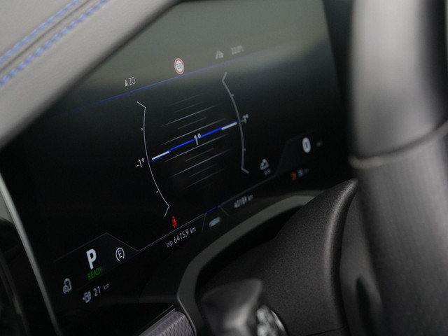 Volkswagen Touareg R 3.0 TSi 462 pk tiptronic eHybrid 4MOTION | Panoramadak | Trekhaak | Puglia leder | Head-up display | Stoelventilatie | Geheuge