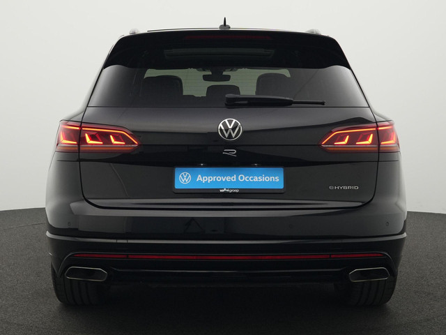 Volkswagen Touareg R 3.0 TSi 462 pk tiptronic eHybrid 4MOTION | Panoramadak | Trekhaak | Puglia leder | Head-up display | Stoelventilatie | Geheuge
