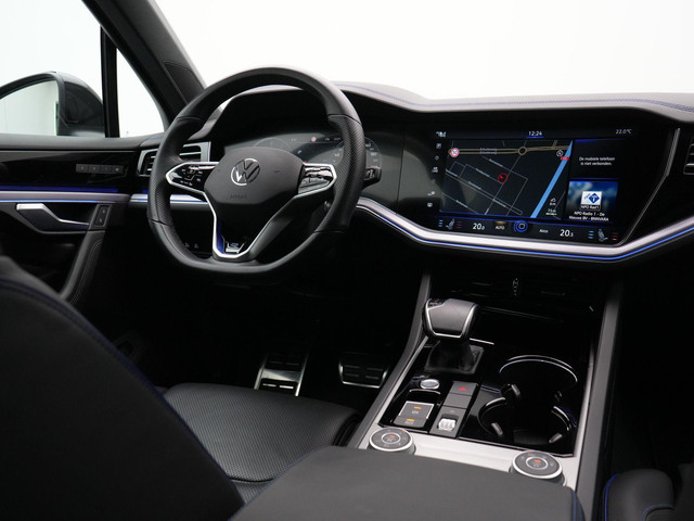 Volkswagen Touareg R 3.0 TSi 462 pk tiptronic eHybrid 4MOTION | Panoramadak | Trekhaak | Puglia leder | Head-up display | Stoelventilatie | Geheuge