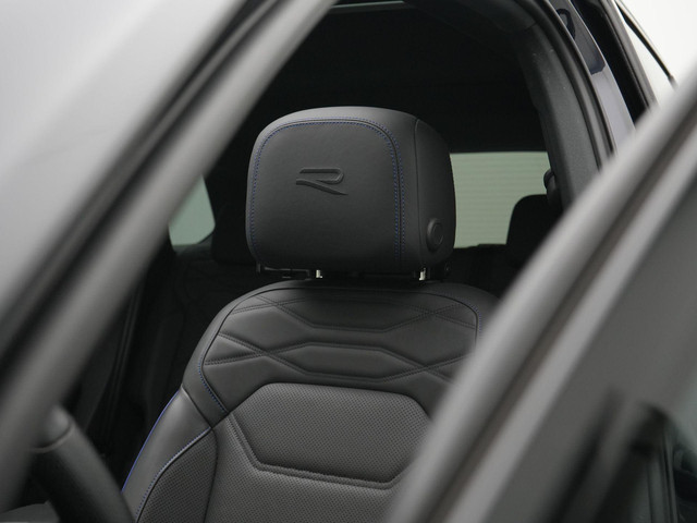 Volkswagen Touareg R 3.0 TSi 462 pk tiptronic eHybrid 4MOTION | Panoramadak | Trekhaak | Puglia leder | Head-up display | Stoelventilatie | Geheuge