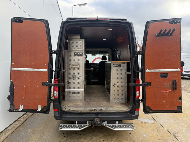 Volkswagen Crafter 2.0 TDI 140PK Automaat L3H3 Airco Cruise Control Elektrische Schuifdeur Trekhaak Camera Carplay Parkeersensoren voor achter