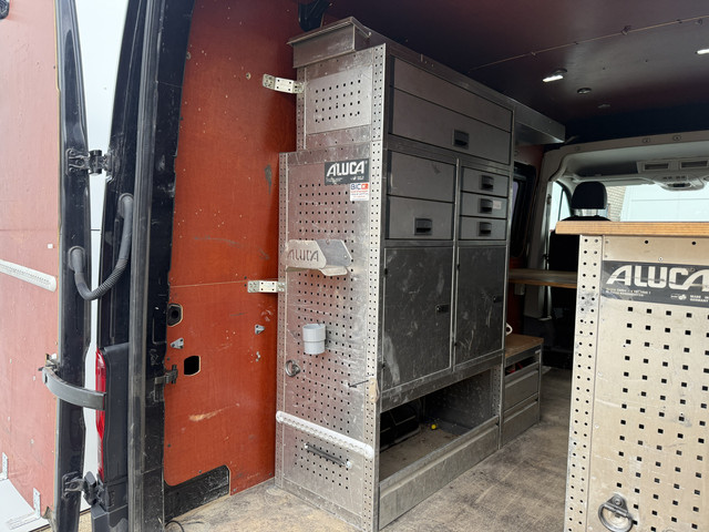 Volkswagen Crafter 2.0 TDI 140PK Automaat L3H3 Airco Cruise Control Elektrische Schuifdeur Trekhaak Camera Carplay Parkeersensoren voor achter