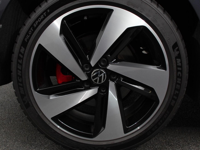 Volkswagen Polo 2.0 TSI GTI Automaat | Apple Carplay Android Auto | Parkersensoren V+A | Park Assist | Dodehoek Assistent | Adaptive Cruise Co