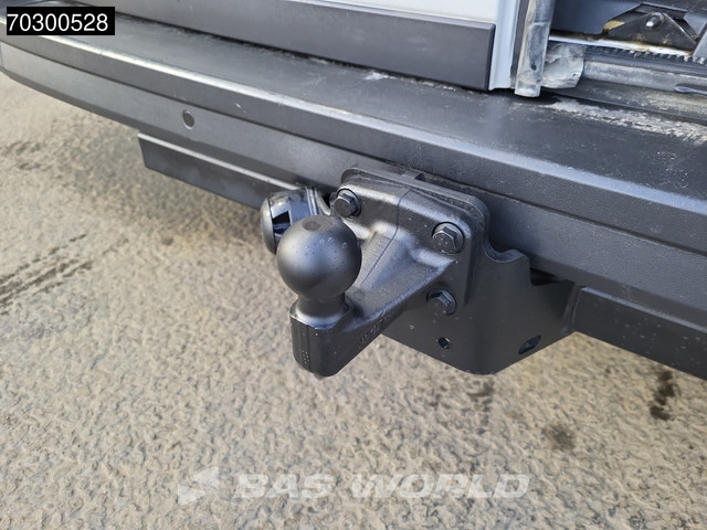 Volkswagen Crafter 102pk L3H3 Trekhaak Navi Parkeersensoren v+a Euro6 L2H2 Airco Trekhaak