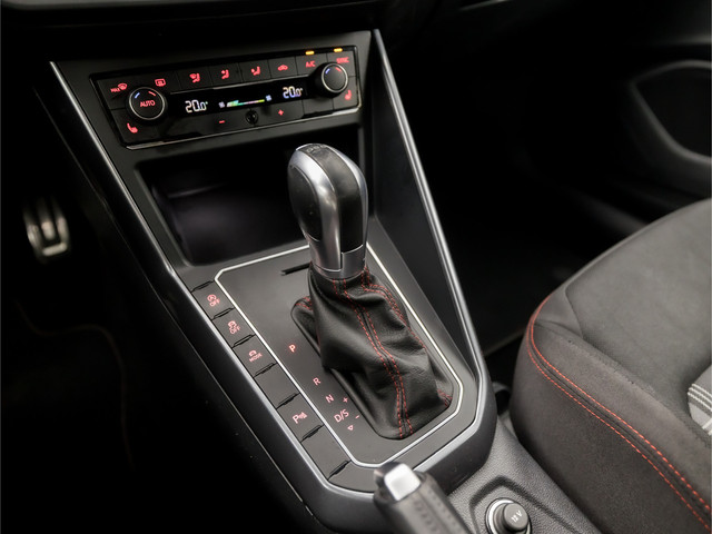 Volkswagen Polo 2.0 TSI GTI 200Pk Automaat (VIRTUAL COCKPIT, GROOT NAVI, CLIMATE, STOELVERWARMING, SPORTSTOELEN, GETINT GLAS, ADAPTIVE CRUISE, M