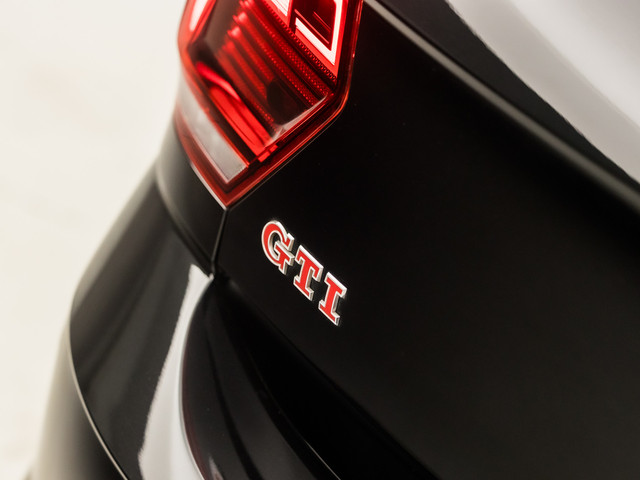 Volkswagen Polo 2.0 TSI GTI 200Pk Automaat (VIRTUAL COCKPIT, GROOT NAVI, CLIMATE, STOELVERWARMING, SPORTSTOELEN, GETINT GLAS, ADAPTIVE CRUISE, M