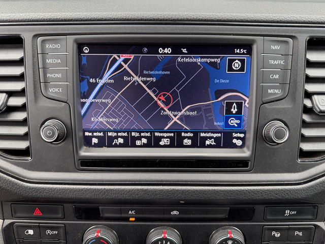 Volkswagen Crafter 35 2.0 TDI 141 PK Euro 6 L3H3 Automaat CarPlay trekhaak cruise control