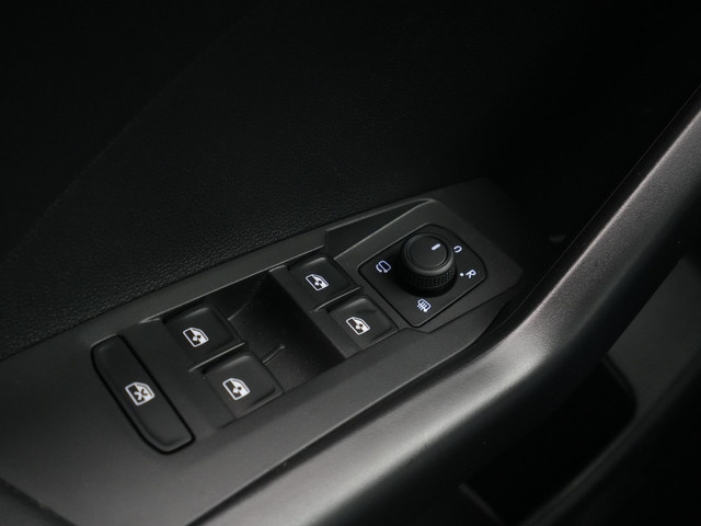 Volkswagen T-Cross 1.0 TSI 115pk DSG Life Edition navigatie Camera Acc Pdc Lm Velgen Carplay Argon