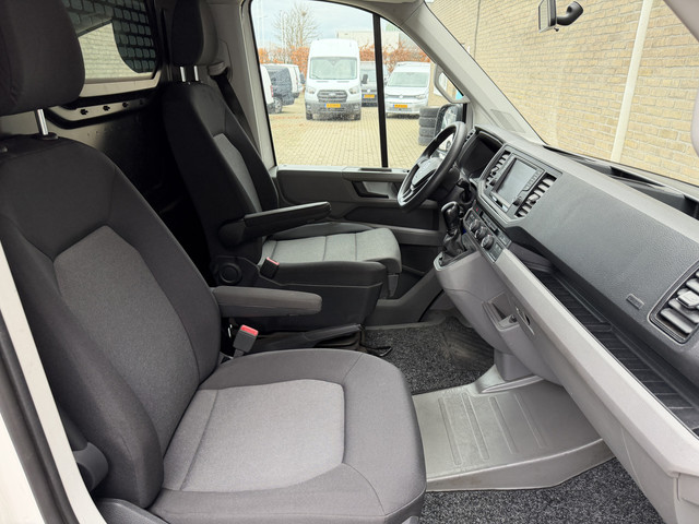 Volkswagen Crafter 35 2.0 TDI 141 PK Euro 6 L3H3 Automaat CarPlay trekhaak cruise control