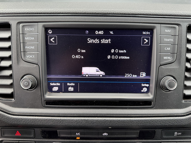 Volkswagen Crafter 35 2.0 TDI 141 PK Euro 6 L3H3 Automaat CarPlay trekhaak cruise control